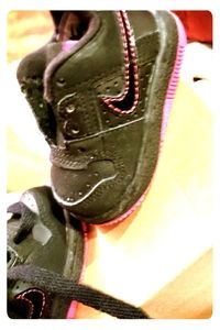 Baby girl shoes size 2c